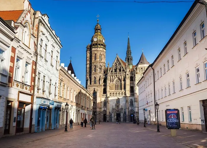 Cute In The Heart Of Old Town