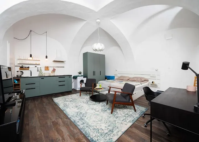 Cute In The Heart Of Old Town Apartment *